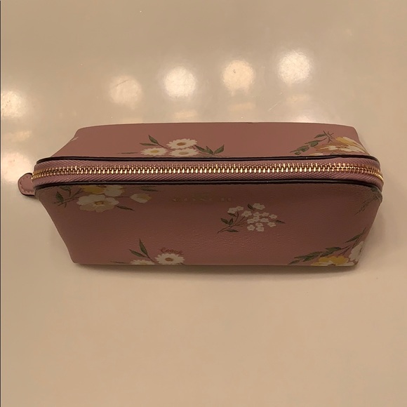 Coach Daisy Cosmetic Case 💐 - Picture 3 of 6